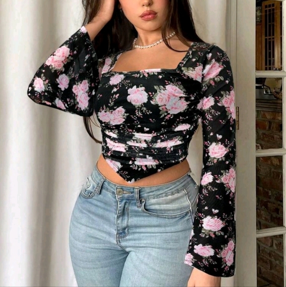 Tops - Women Floral Print Asymmetrical Hem Fashionable Bell Sleeve T-Shirt
